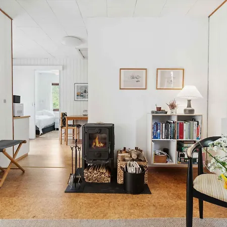 Beautifully Located House In Melsted, 펜션 *