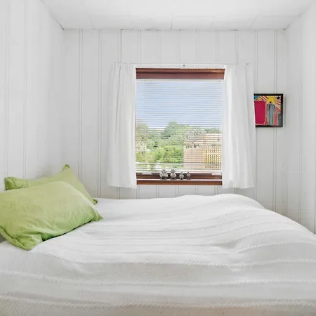 펜션 Beautifully Located House In Melsted,