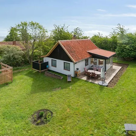 Beautifully Located House In Melsted, *