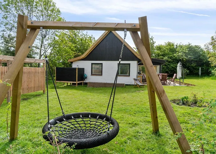 Beautifully Located House In Melsted * Gudhjem